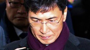 안희정, 김지은 첫 폭로 나온지 11개월 만에 결국 철창신세