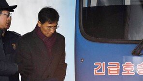 안희정 실형에 野4당 “정의 실현” 합창…與는 침묵