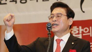 정우택 “황교안 초보 운전자, 홍준표는 난폭 운전자” 당권주자 싸잡아 비판