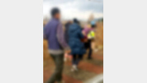 부산경찰, 빗속에 길 잃고 들녘 헤매던 80대 노인 구조