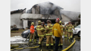 美 주택, 소형 항공기 추락으로 2명 숨져