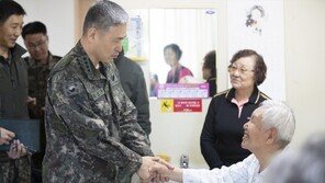 김용우 육참총장, 참전용사·부상장병 위문…“예우 다할 것”