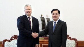 정의용, 비건 美대표 50분 면담…“북미회담 성공 개최 기대”