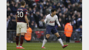 손흥민, BBC-스카이스포츠 베스트 11 동시 선정