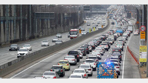 도로공사 “귀경 정체 오후 4~5시 절정…7일 새벽께 해소”