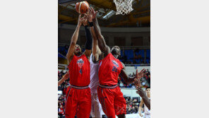 ‘천적’ KCC 만난 현대모비스, 전략 수정은 ‘성공적’