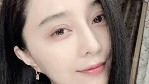 [내가 왜 떴게?] “넌 누구냐” 음모론 솔솔…판빙빙, 근황 공개