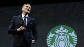 “슐츠 前스타벅스 CEO, 대선 나서면 자산과 거리둘 것”