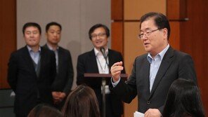 정의용, 홍영표 면담…방위비분담금 협상동향 공유