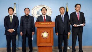 한국당 “김경수 구속은 시작…탄핵은 집권세력이 당해야”