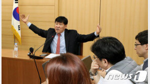 탄력근로 “6개월 이상 확대” vs “벌칙도 신설” 8일 재논의