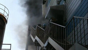 인천 석남동 에탄올 공장 화재…직원 2명 화상