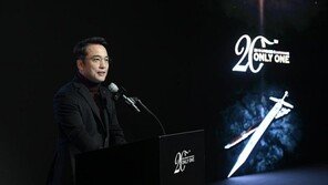 文대통령 만난 김택진 대표, "국내 기업 보호 받기 어려워…정부 스마트 해지길"