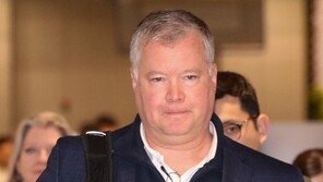 靑, 비건 어젯밤 복귀 보도 부인…“오보, 아직 평양에”