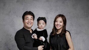 백종원♥소유진, 세 자녀와 찍은 가족사진 공개 ‘행복’