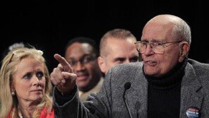 59년간 美하원의원 재직 딘젤, 92세 일기로 사망