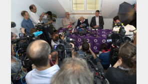 英, 94세 자살 도운 89세 등 2명 체포…최대 14년형