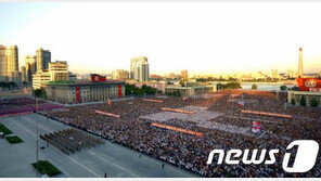 北, 북미정상회담 앞두고 ‘인공기’ 앞세운 충성 캠페인