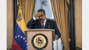 마두로 “원조는 베네수엘라 시민에 대한 굴욕”