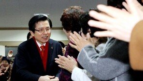 황교안 “박 전 대통령 최대한 도왔다”…배박 논란 정면 반박