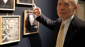 100년 전 아버지가 독립선언한 곳에서 아들이 시집을 바치다