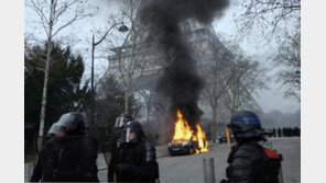 佛 ‘노란조끼’, 13주째 시위…파리 4000명 등 전국서 5만1400명 거리로