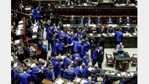 伊 3대 노조 20만명 로마 시위… “정부 경제정책 실패”비난