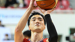 마흔에도 여전한 3점슛, 현대모비스의 오용준 ‘아빠의 이름으로’