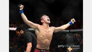 ‘미스터 퍼펙트’ 강경호, 日파이터에 1R 서브미션 승