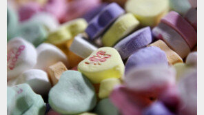 日 직장여성들, 밸런타인데이 ‘의리 초코’ 관행에 반기