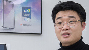 신창봉 모픽 대표 “맨눈으로 3D 영상 감상… 친정 지원 덕분에 날개 돋았죠”