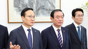 文대통령, 한국당 추천 ‘5·18조사위원’ 3명중 2명 임명거부