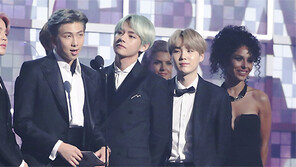 “꿈같은 그래미 무대, 다시 돌아오겠다”… BTS, 한국인 첫 시상자로 참석