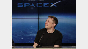 머스크 “화성여행 하루 5억6000만원…돌아올 땐 무료”