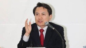 ‘5·18 망언 논란’ 김진태 광주 방문…“우리가 북한군이냐” 유공자들 격노