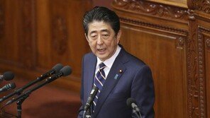 아베 “일본해가 국제사회 유일한 호칭…변경 필요없어”