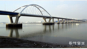 10년간의 공사끝에 완공된 군산 동백대교