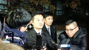 김태우 “사실대로 말했다”…12시간 조사 뒤 귀가