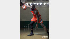 ‘외곽포 팍팍’ KBL의 하든… ‘궂은일 척척’ 2위 팀 보물