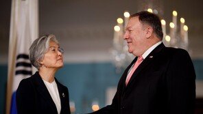 강경화, 14일 폴란드서 폼페이오와 회동…2차 북미회담 논의