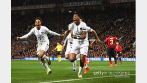 맨유의 11경기 무패행진에 종지부를 찍은 파리 생제르맹