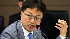 김정우 민주당 의원, 성추행 혐의로 피소…맞고소