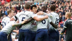 손흥민 4경기 연속골에 아시아가 ‘들썩’…“1000억 이상 받아도 될 선수”