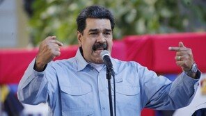 마두로 “美가 나뭇잎 하나라도 건드리면 제2의 베트남戰”