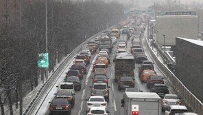 ‘대설주의보’ 경기북부 교통사고 15건…출근길 정체