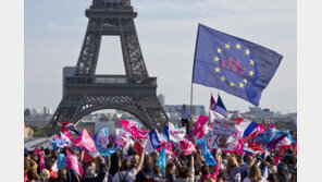 “엄마·아빠 대신 부모1·부모2”…프랑스 하원, 법안 가결