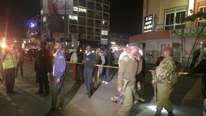 케냐 야생보호국,  밀렵단속중 총격후 달아난 밀렵꾼 추적