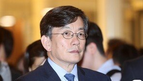 ‘폭행 의혹’ 손석희, 논란 23일만에 조사…3대 쟁점은 ‘폭행·동승자·취업’