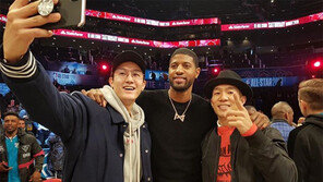 [연예뉴스 HOT5] 이기우·상추, NBA 폴 조지와 인증샷