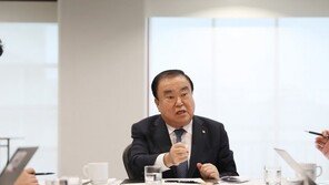 문희상 의장 “코너 몰린 아베, 일왕 사죄 발언을 日국내용으로 쟁점화”